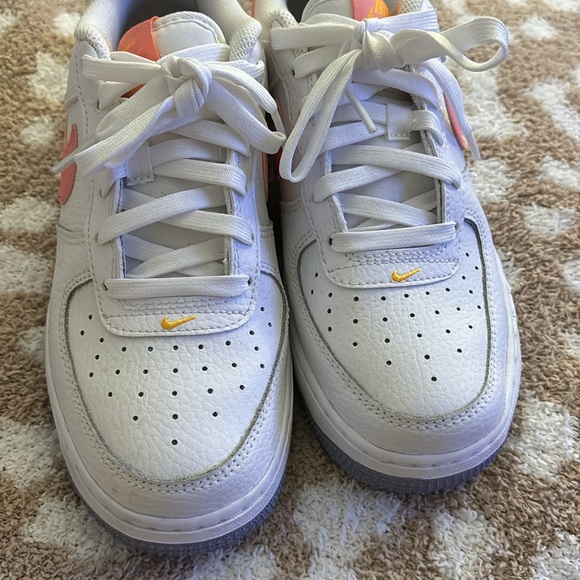 Air Force 1 - Picture 2 of 5